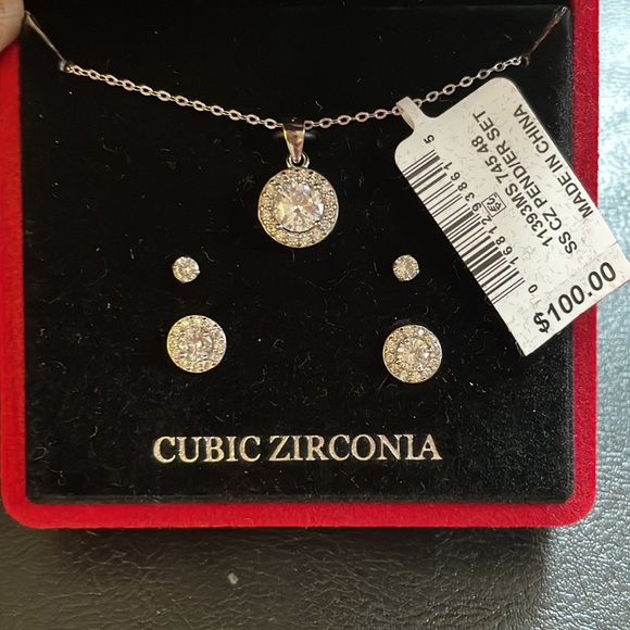 Beautiful set of earrings with matching necklace - Picture 5 of 5